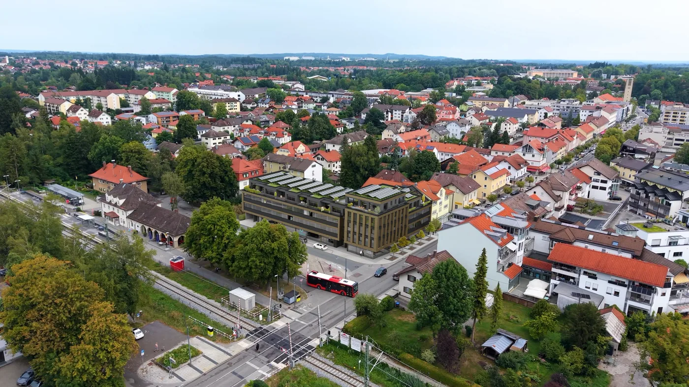 Luftbild: CityHubP39 an der Bahnhofstraße mit Gleisen und Busbahnhof